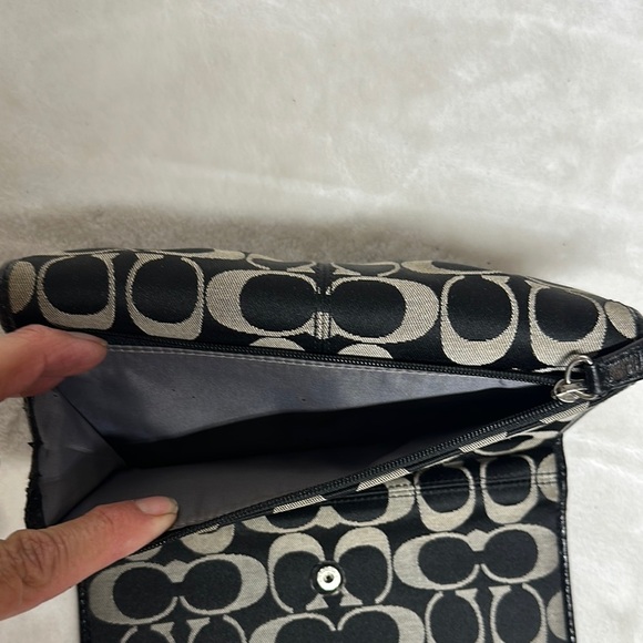 Coach Black and Tan Signature Zip Wallet - Picture 8 of 12